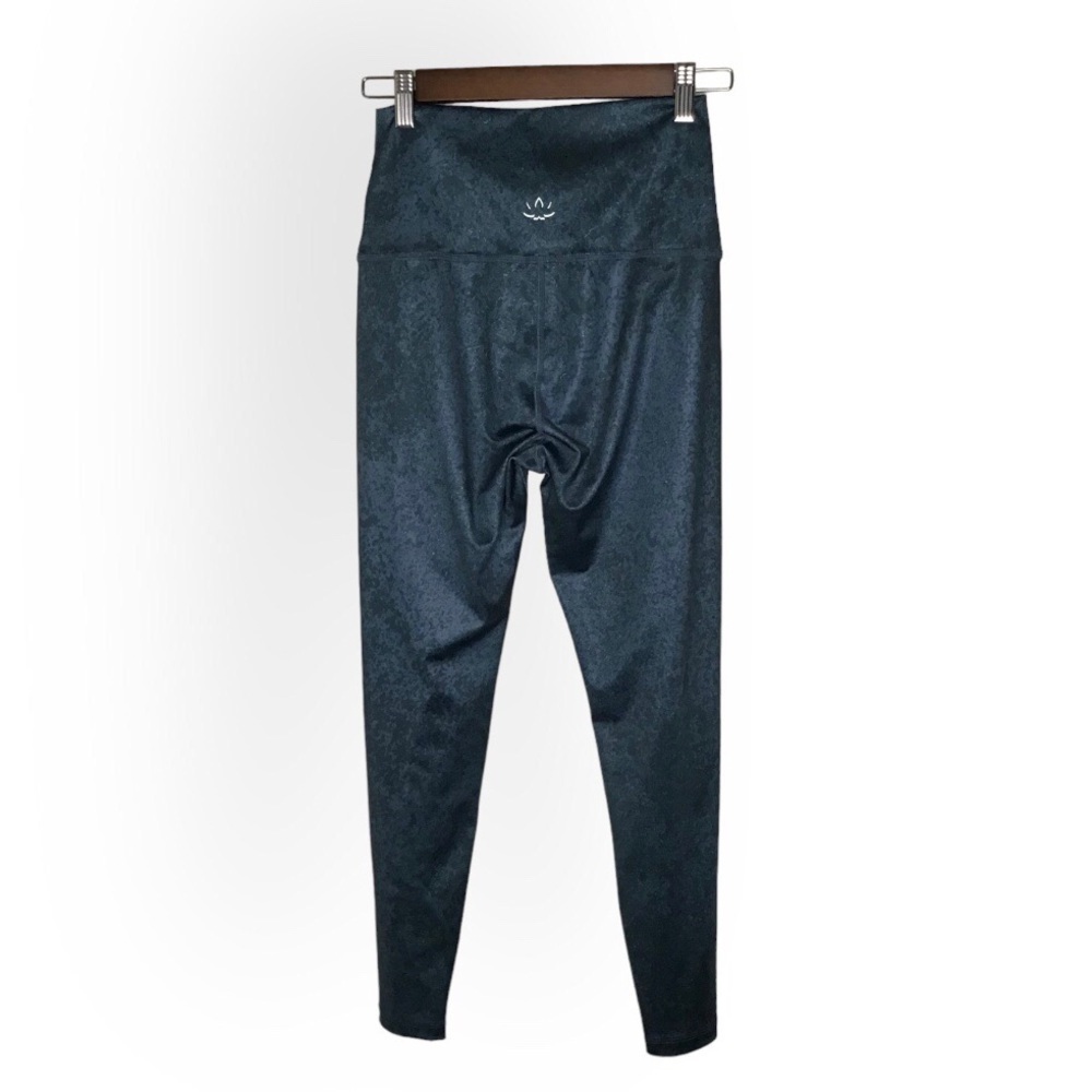 Beyond Yoga Lux High Waist Leggings in Distressed Navy.